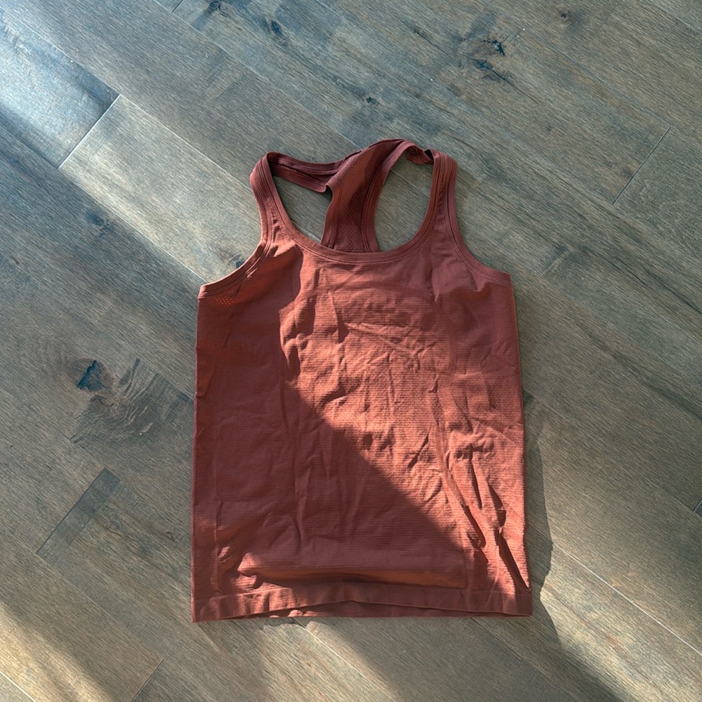 Lulu Lemon tank